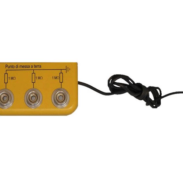 Grounding box, equipped with 3 banana plugs