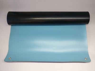 Tappetino ESD antistatico Azzurro e Nero con bordi arrotondati e 2 bottoni (120x60cm)