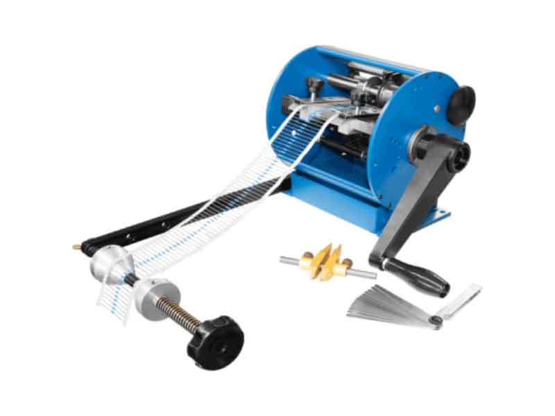 Preformatrice per componenti assiali con braccio devolgitore e utensileria M197TP80 Preformatrice per componenti assiali con braccio devolgitore e utensileria