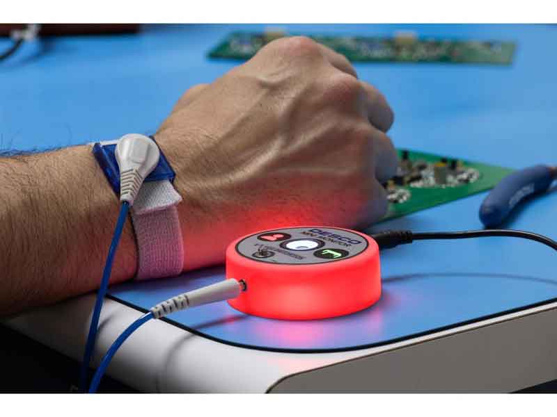 Mini Monitor Desco 19343 - Esempio di utilizzo (FAIL) Mini Monitor Desco 19343 - Esempio di utilizzo (luce rossa FAIL)